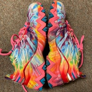 Fila tie dyed youth tennis shoes size 4.